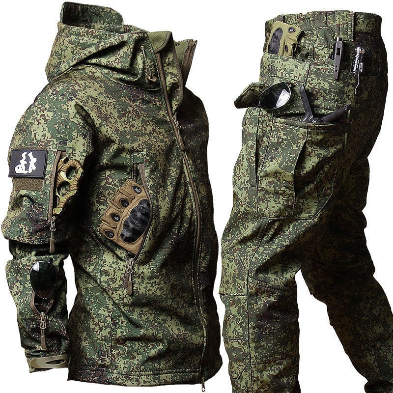 Green Camouflage Charging Clothing for Men